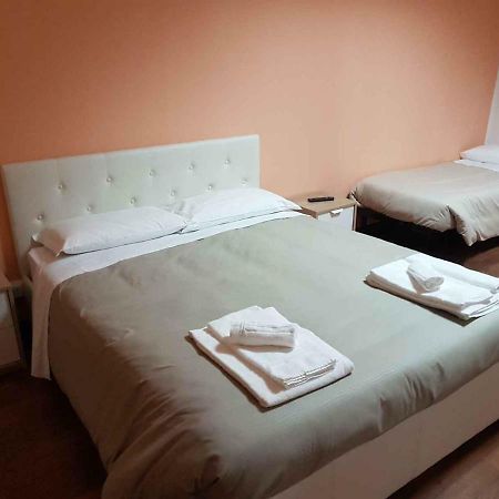 Hotel Piramide เรจโจเอมิเลีย ภายนอก รูปภาพ