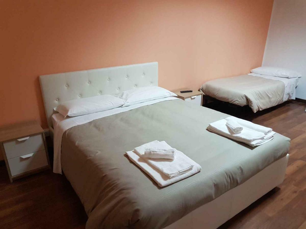 Hotel Piramide เรจโจเอมิเลีย ภายนอก รูปภาพ