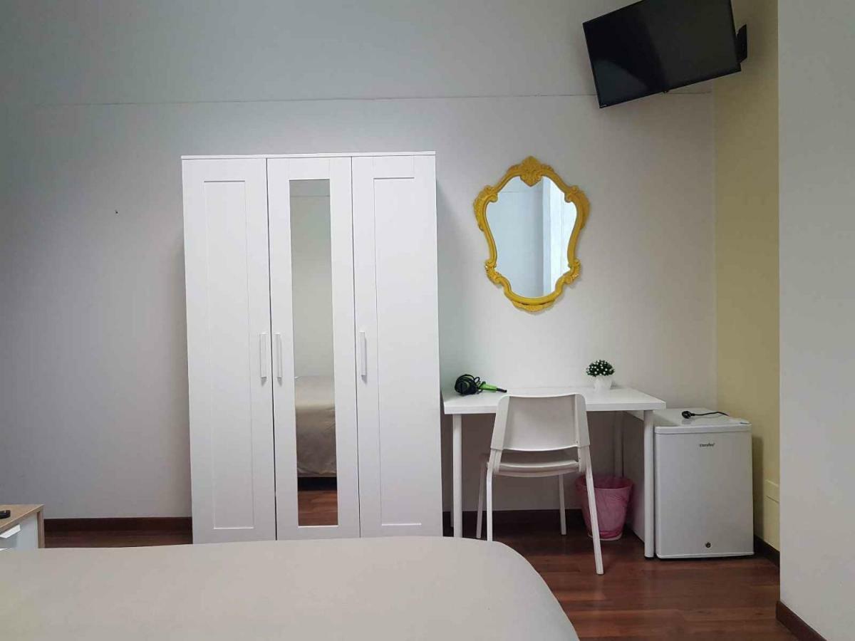 Hotel Piramide เรจโจเอมิเลีย ภายนอก รูปภาพ