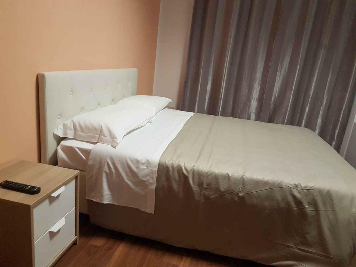 Hotel Piramide เรจโจเอมิเลีย ภายนอก รูปภาพ