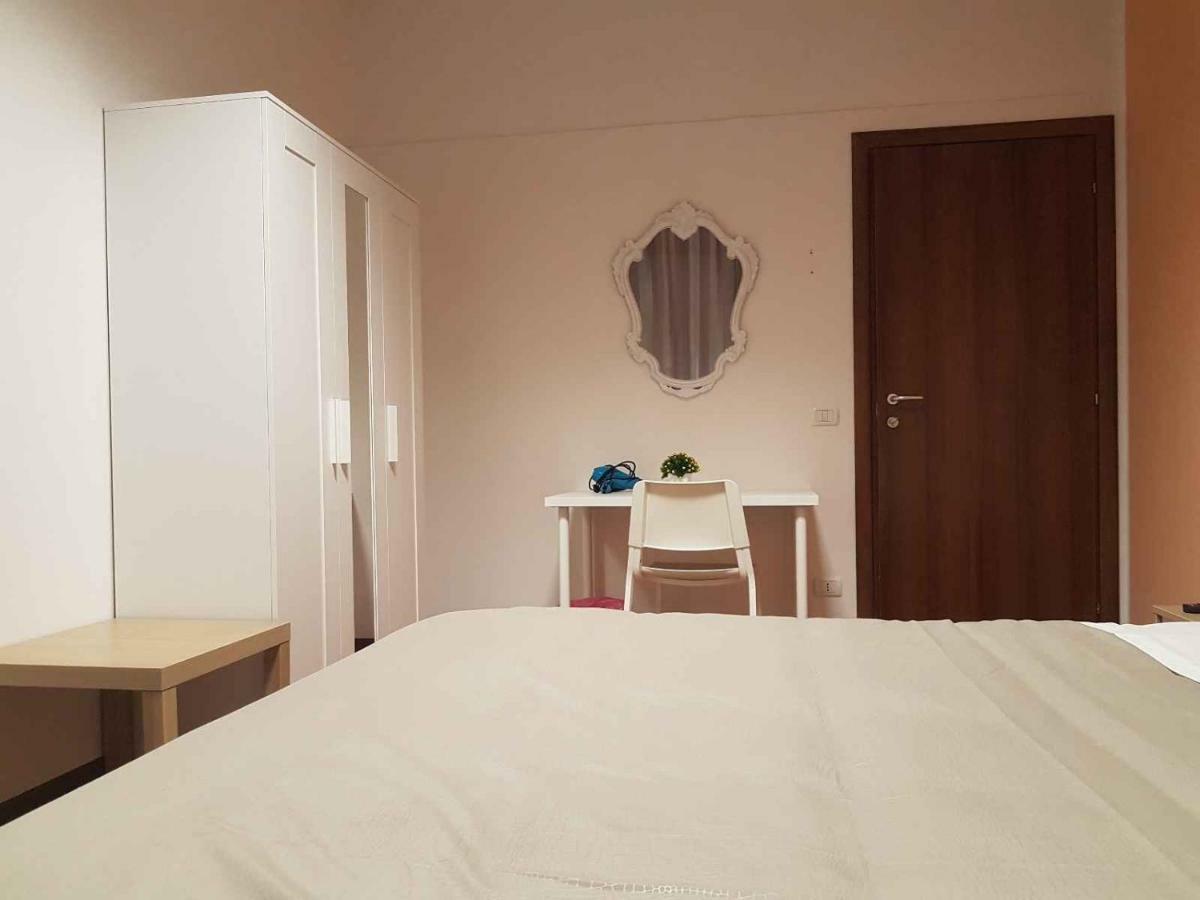 Hotel Piramide เรจโจเอมิเลีย ภายนอก รูปภาพ