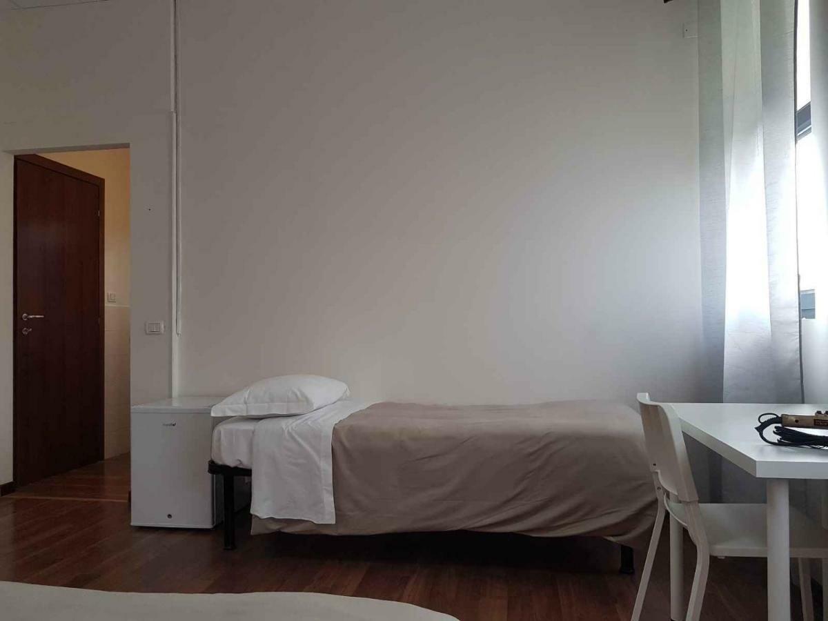 Hotel Piramide เรจโจเอมิเลีย ภายนอก รูปภาพ